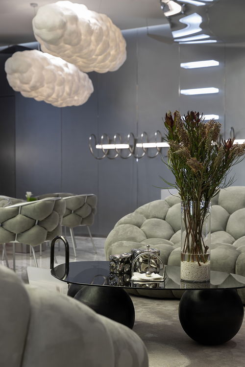 艺术与美学的双重交汇 来福士5楼VQ医美与艺痴设计的收藏品鉴定服务